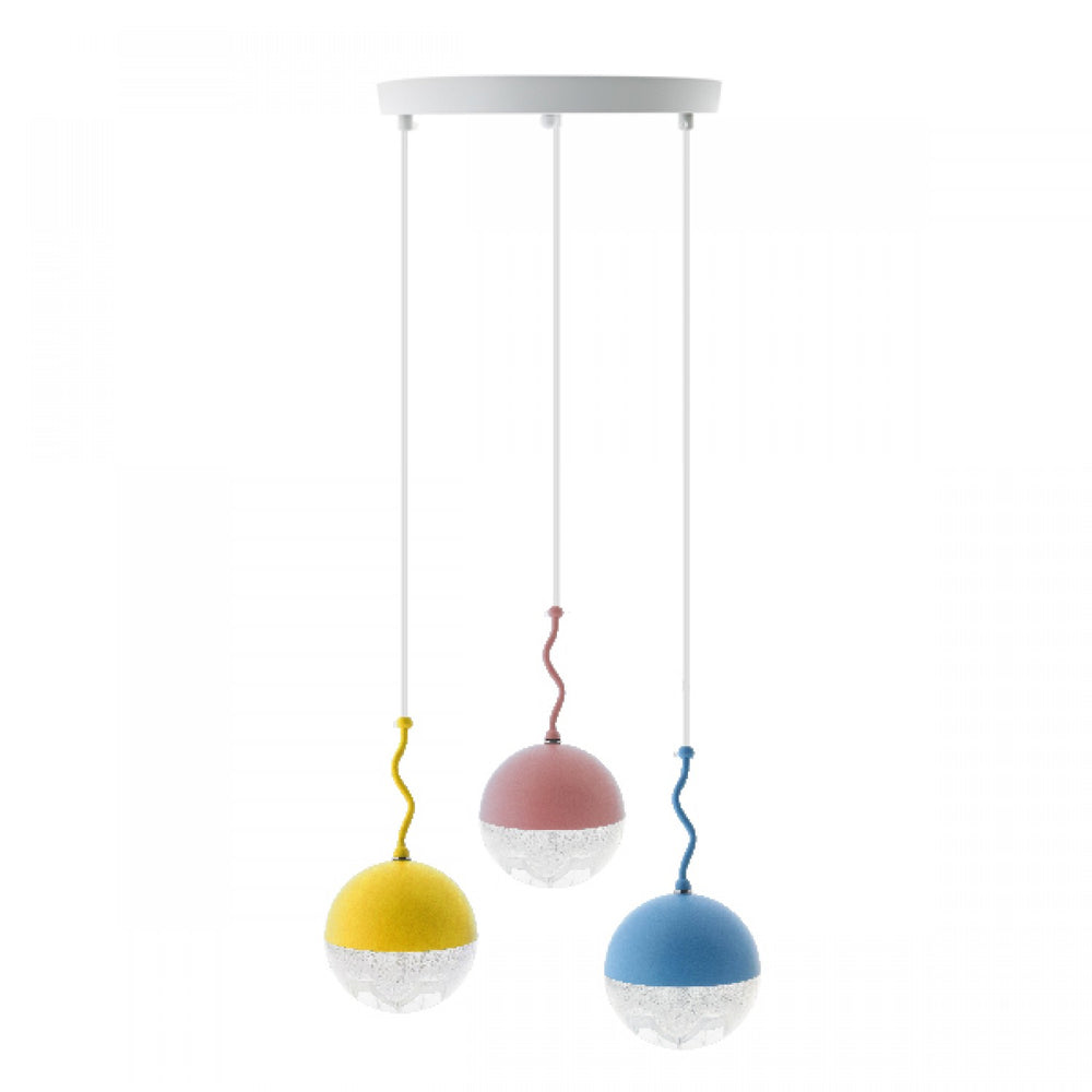 <p>Plafoniera LED Colors cu 3 puncte de lumina si telecomanda pentru schimbarea culorii.</p>