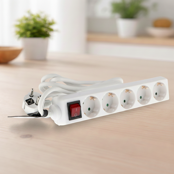Priză Multiplă Cu 5 Prize Și Întrerupător (3x1.5mm) 1.5 Metri