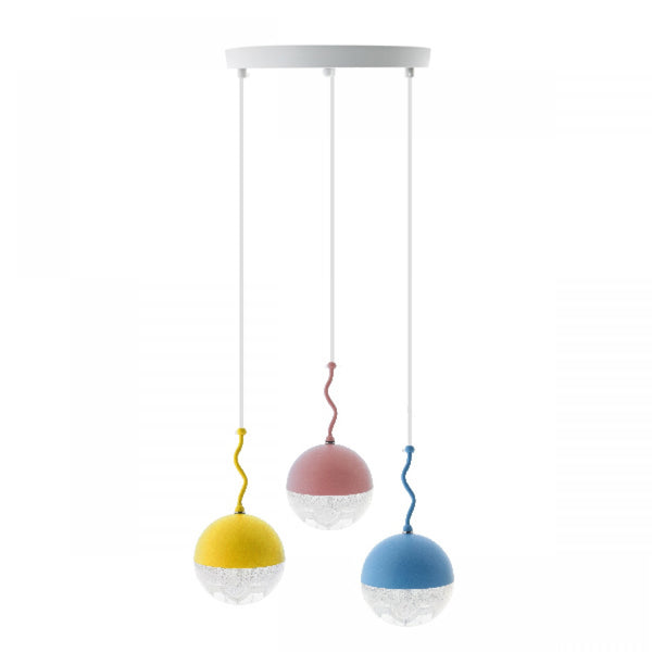 <p>Plafoniera LED Colors cu 3 puncte de lumina si telecomanda pentru schimbarea culorii.</p>
